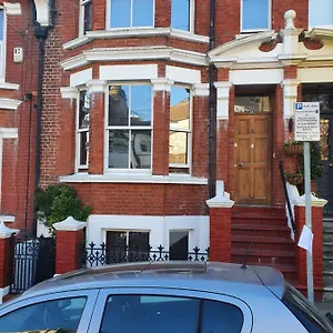 Homestay Number 33, Brighton